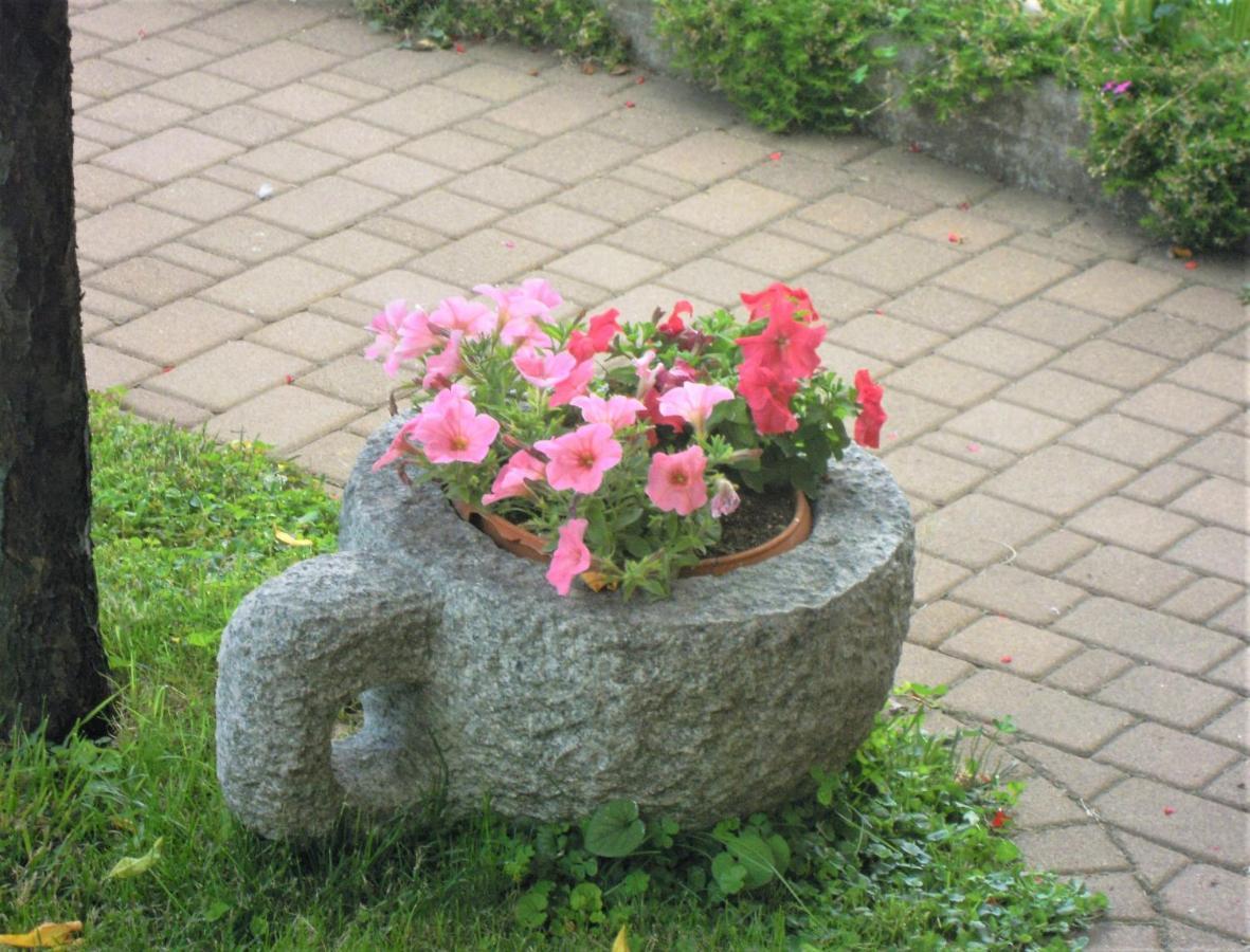 ヴェルバーニアGiorni Felici Tutto Nuovo, Giardino, Parcheggioアパートメント エクステリア 写真