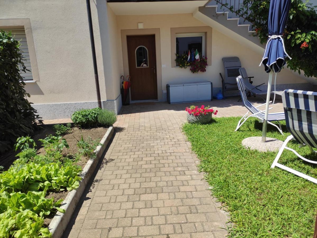 ヴェルバーニアGiorni Felici Tutto Nuovo, Giardino, Parcheggioアパートメント エクステリア 写真